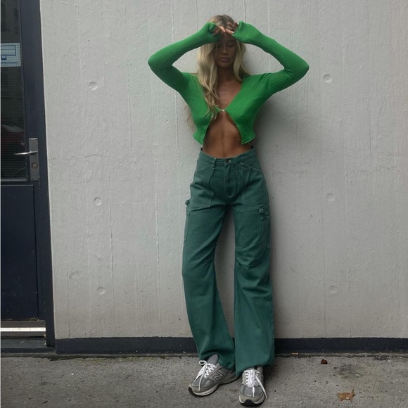 Lioness Miami Vice pants and Green Cardigen - Picture 2 of 4